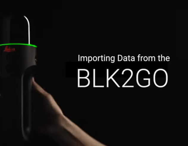 손을 잡고 모바일 스캐너의 사진입니다. 텍스트 읽기: BLK2GO에서 데이터 가져오기
